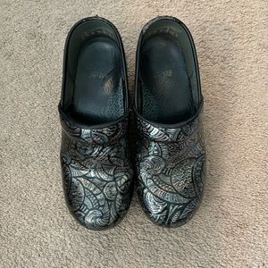 Dansko clogs size 38
